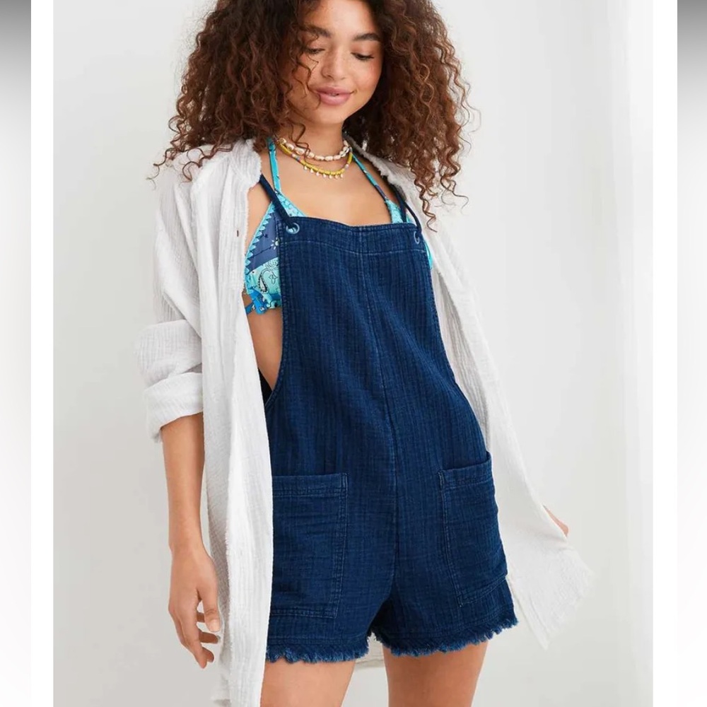 50%offw❤️ Aerie blue  romper frayed raw hem shorts  L adjustable straps cotton